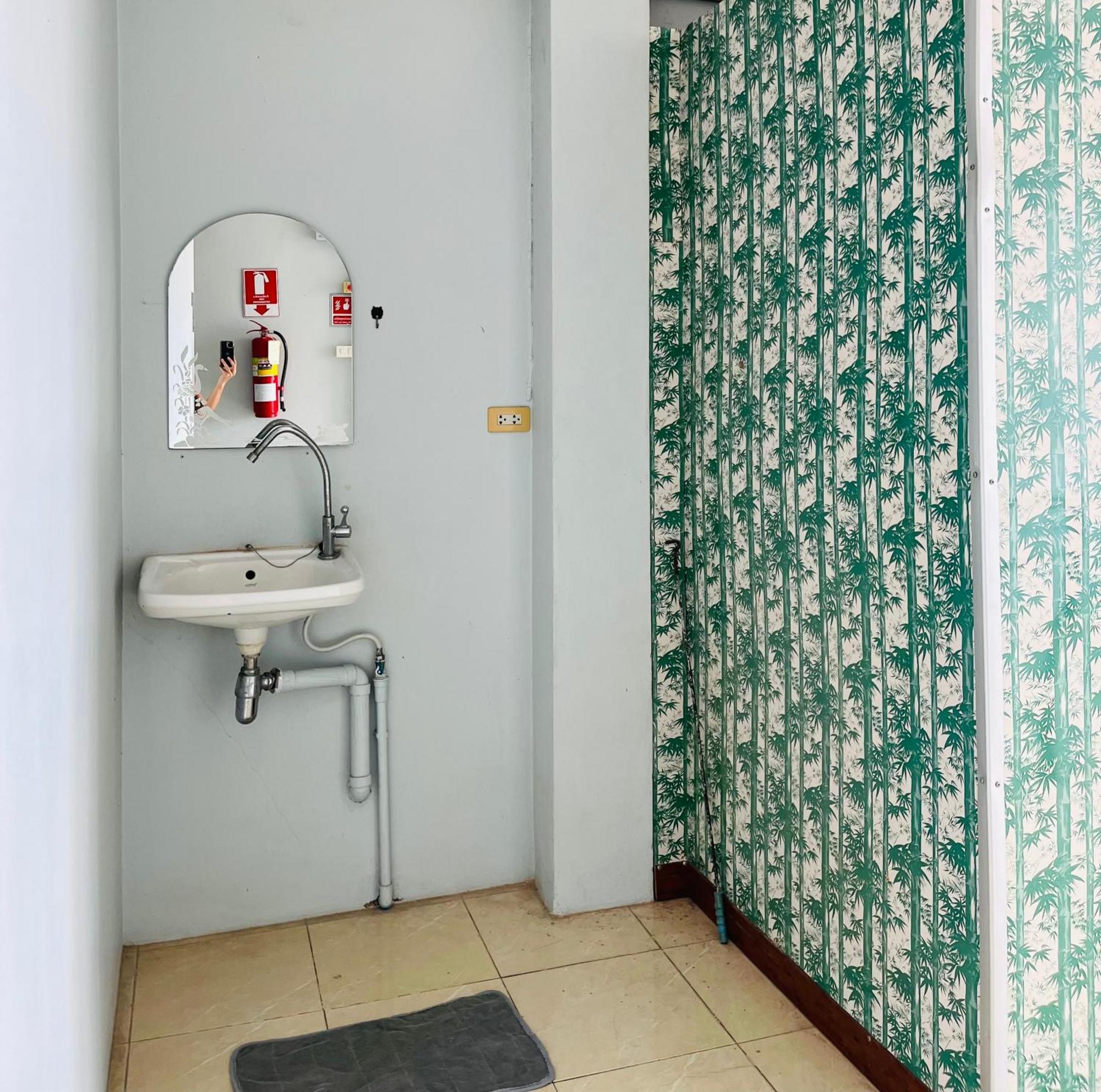 Patone Hostel Phra Nakhon Si Ayutthaya Dış mekan fotoğraf